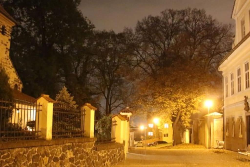 Cozy Friendly Place With Free Parking - Prague — Fotky 3